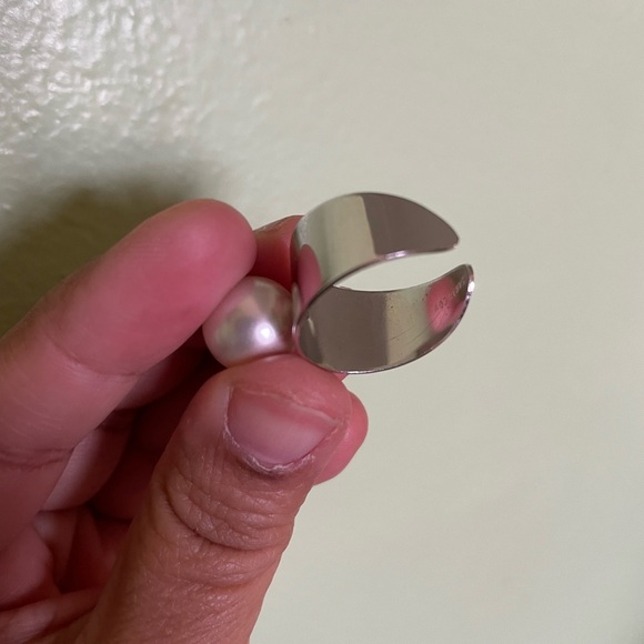 Elegant Adjustable Silver Pearl Ring - Picture 5 of 5